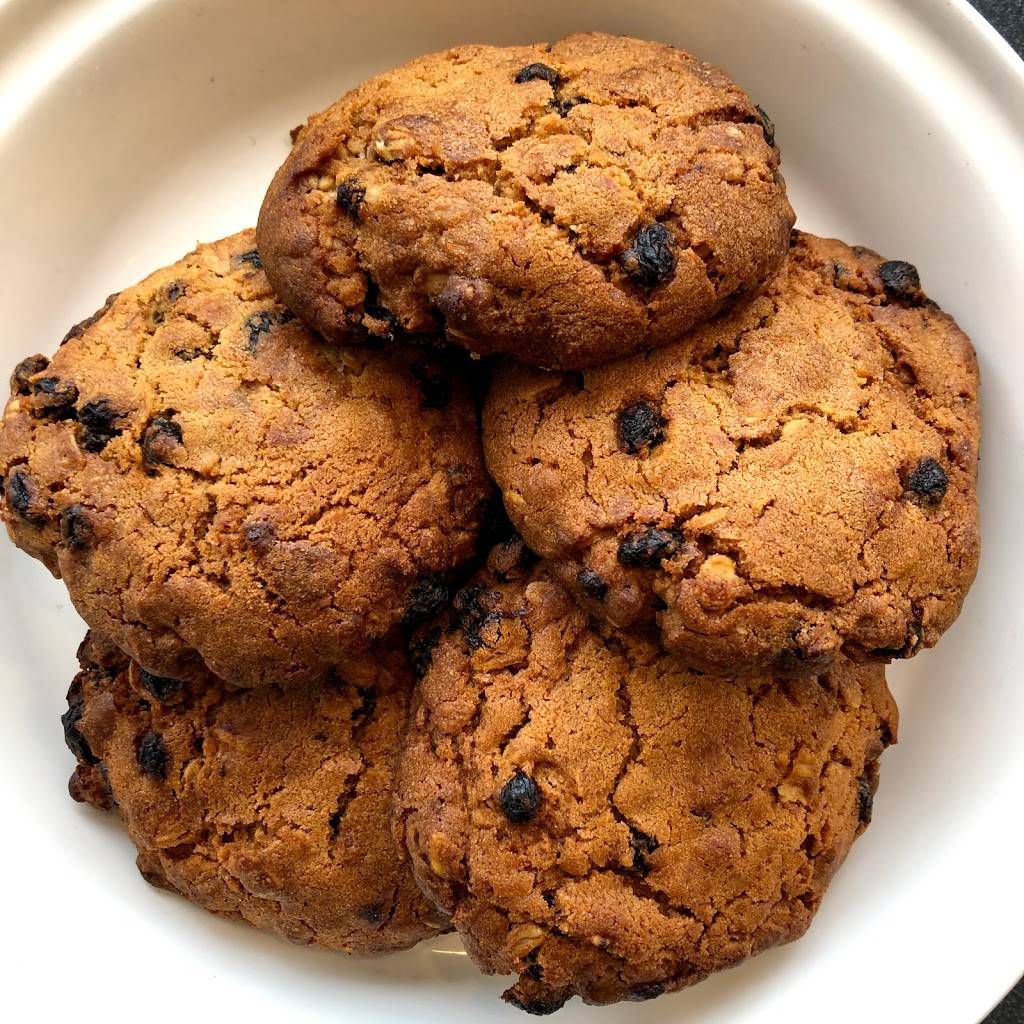 Colleens Ice Cream & Sandwich Shop | cafe | 61 High St, Medford, MA 02155, USA | 7813958100 OR +1 781-395-8100