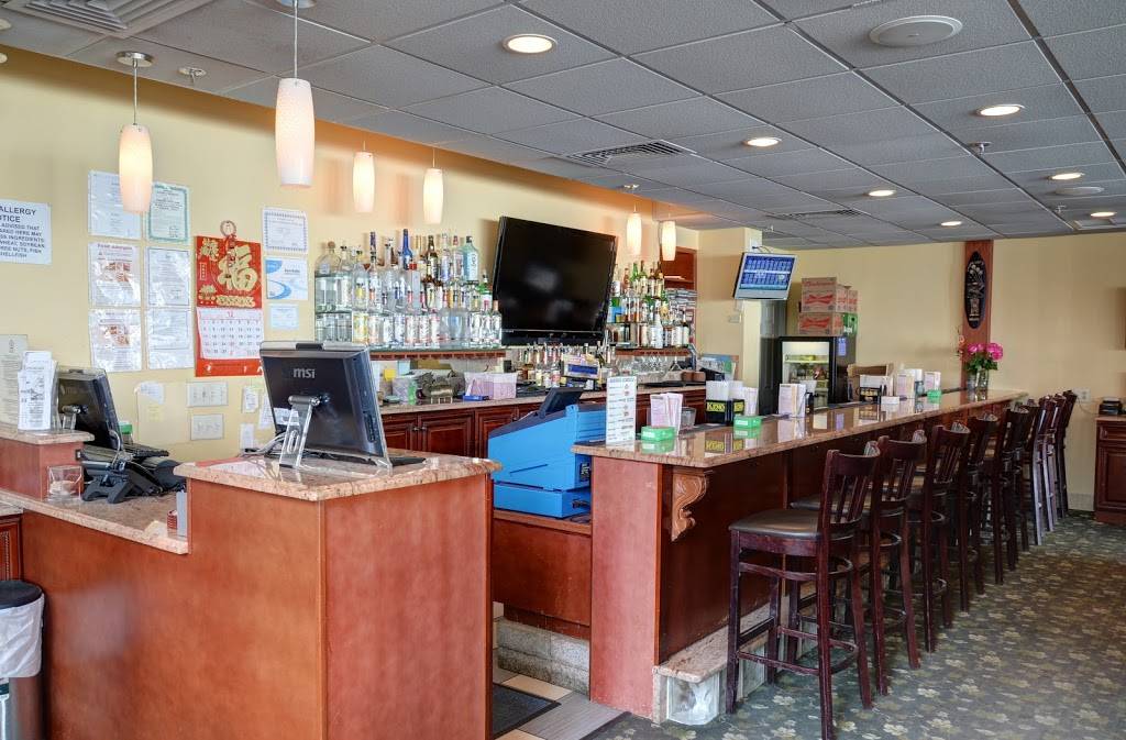 Chumlees | restaurant | 50 Boston Turnpike, Shrewsbury, MA 01545, USA | 5087982220 OR +1 508-798-2220