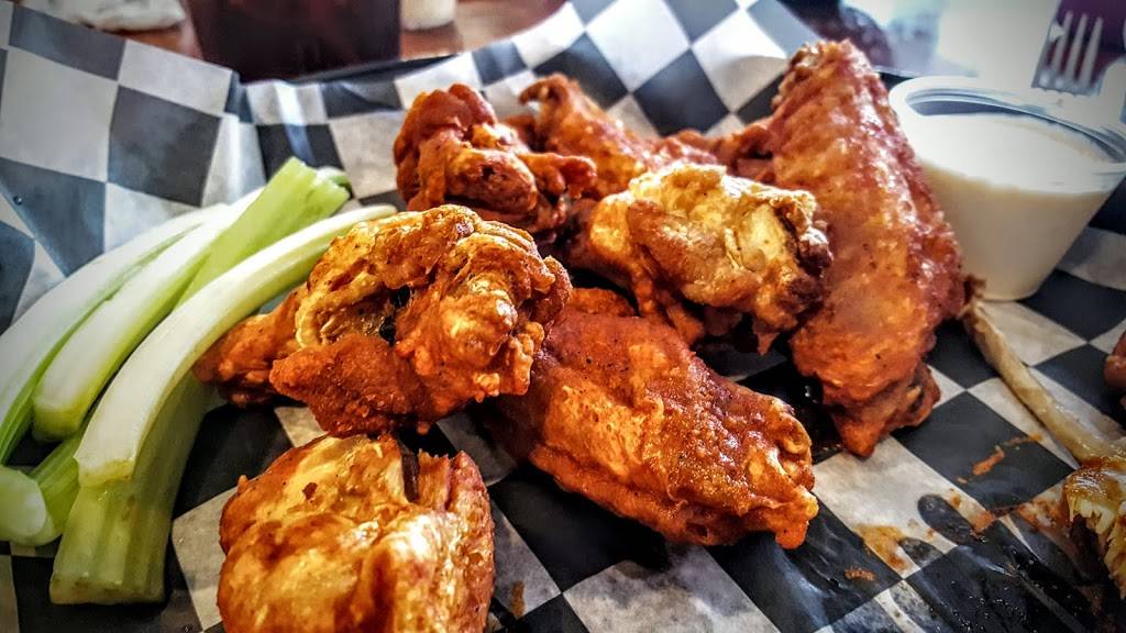 Brownies The Shed Grille & Bar | restaurant | 9900 Linn Station Rd, Louisville, KY 40223, USA | 5023269830 OR +1 502-326-9830