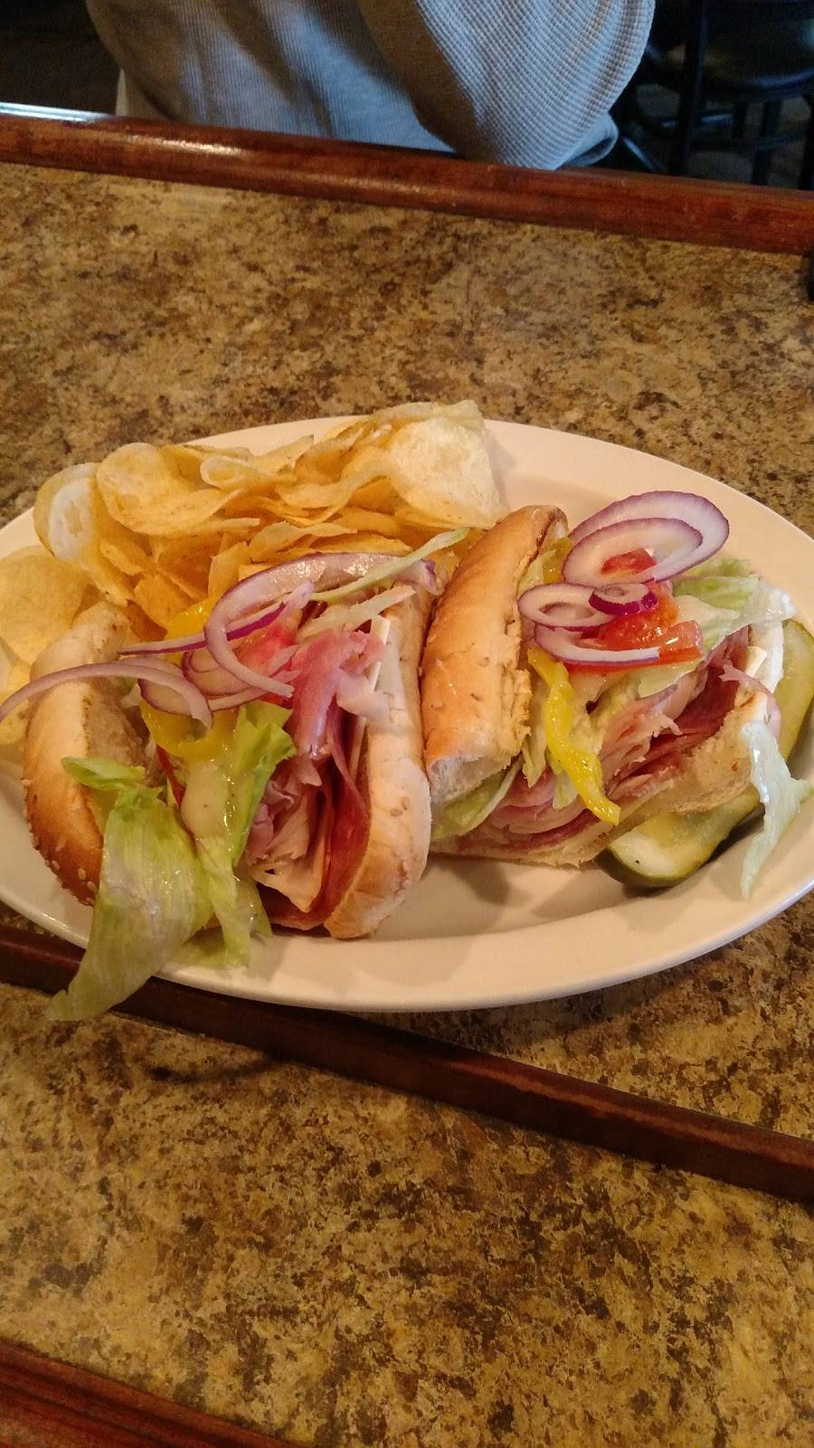 Louies Food & Spirit | restaurant | 600 Lakeville Rd, Lakeville, MI 48366, USA | 2486282440 OR +1 248-628-2440