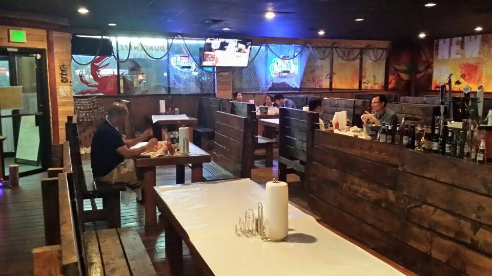 Rocking Crab | restaurant | 11407 Emerald St #101, Dallas, TX 75229, USA | 9722414406 OR +1 972-241-4406