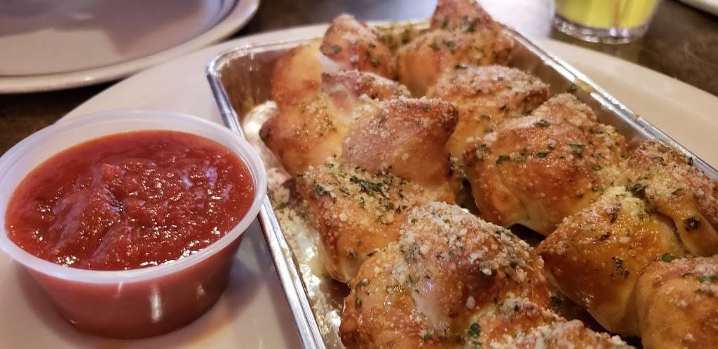 Pizza Hut | meal takeaway | 422 W Pine St, Baraboo, WI 53913, USA | 6083569500 OR +1 608-356-9500