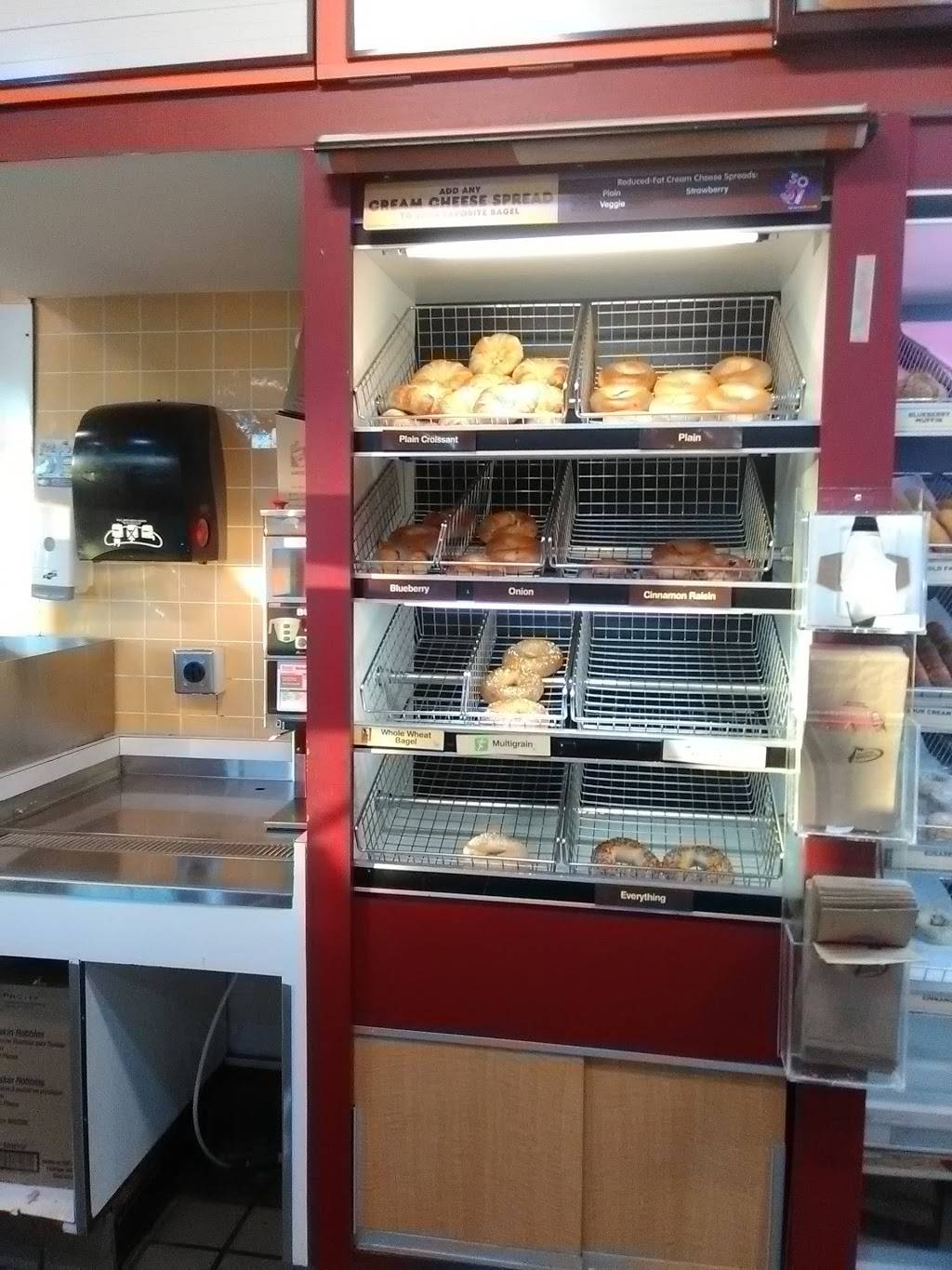 Dunkin | cafe | 5605 N Tryon St, Charlotte, NC 28213, USA | 7044940733 OR +1 704-494-0733