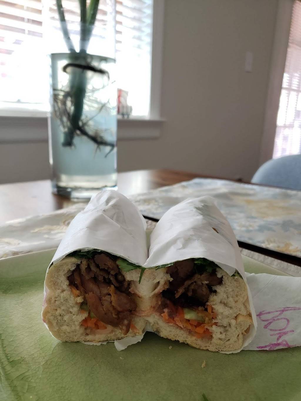 KUWAY’S BANH MI | restaurant | 1309 W 45th St, Austin, TX 78756, USA | 5128528468 OR +1 512-852-8468