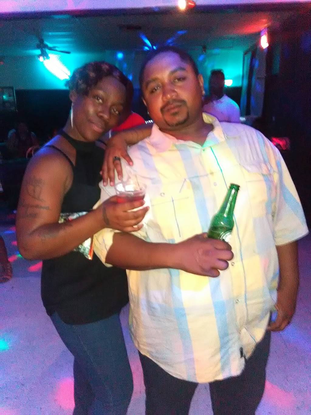 Images Restaurant & Entrnmnt | restaurant | 3940 Airline Blvd # 124, Chesapeake, VA 23321, USA | 7574884048 OR +1 757-488-4048