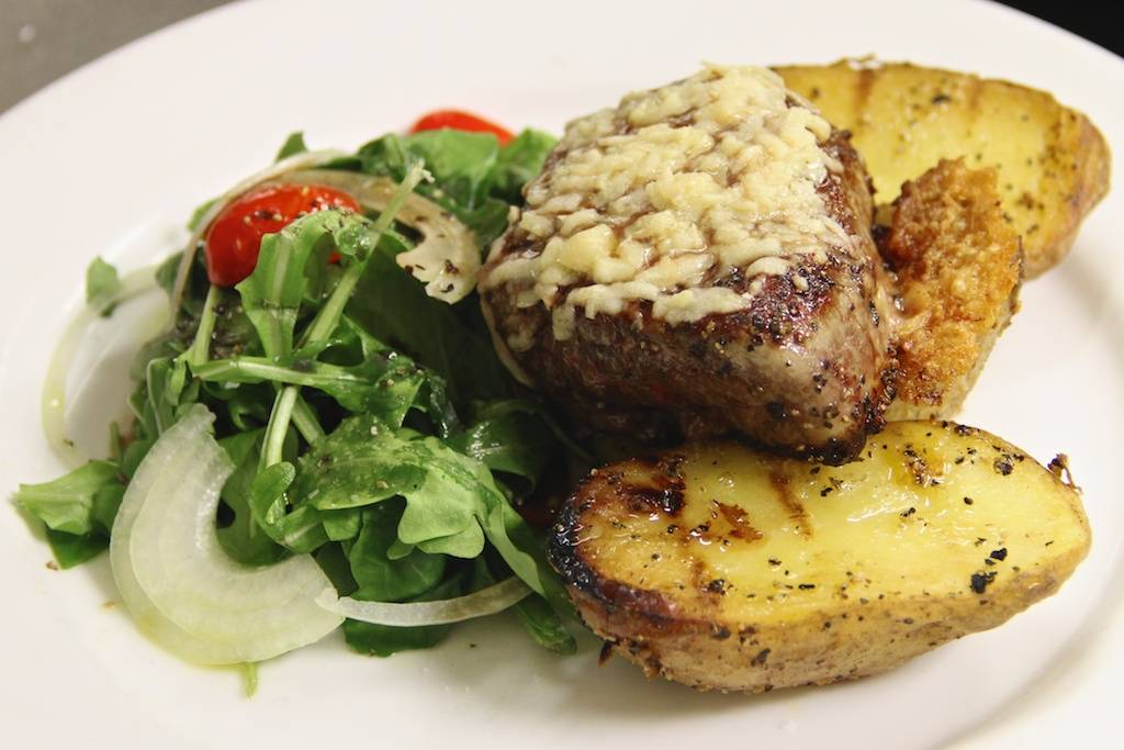 Edgars Restaurant | restaurant | 530 Nome Ave, Akron, OH 44320, USA | 3308693000 OR +1 330-869-3000