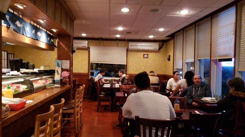 Well-Being Sushi | restaurant | 10 Knickerbocker Rd, Dumont, NJ 07628, USA | 2013855300 OR +1 201-385-5300