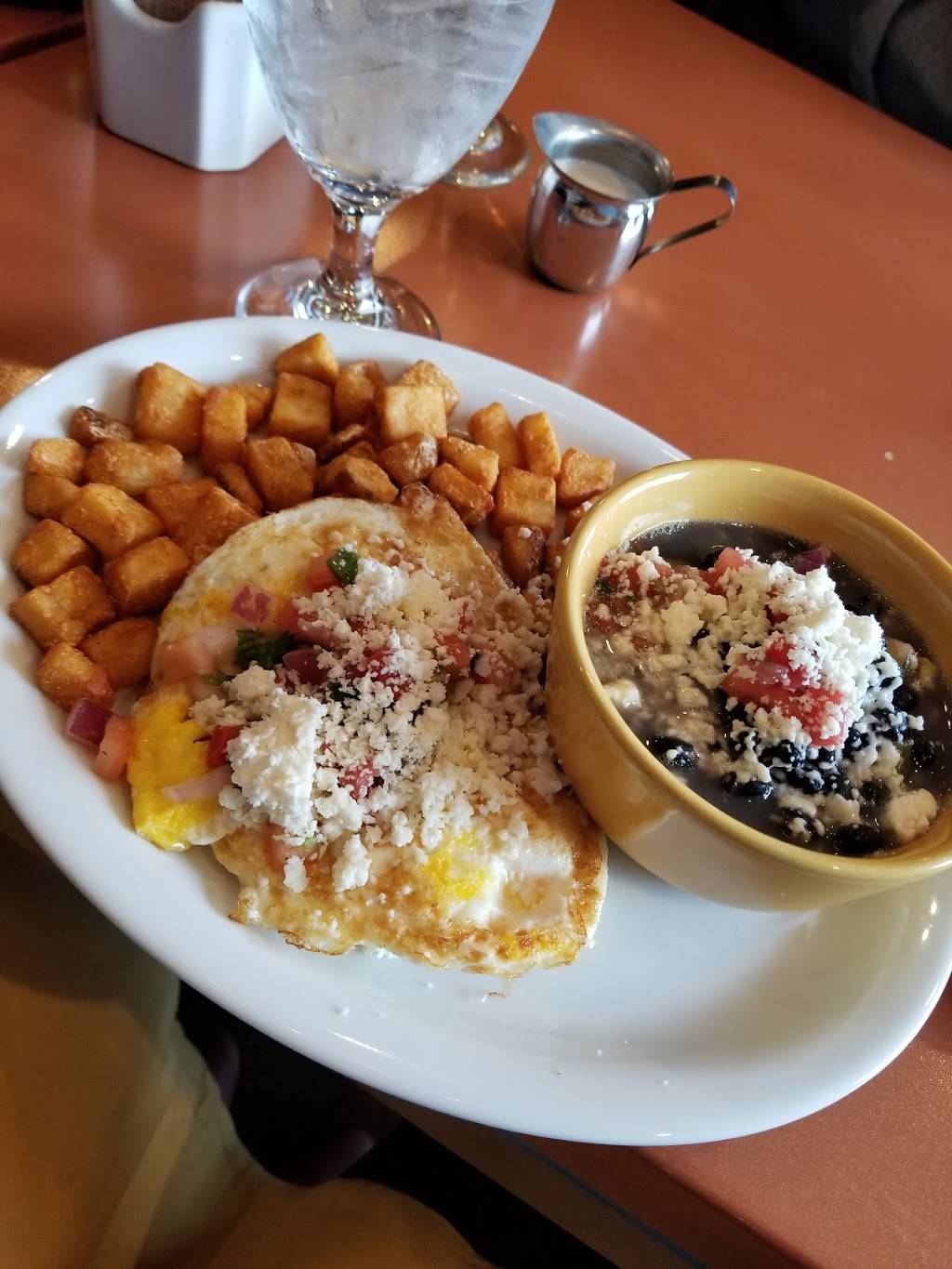 Aroma Bistro | restaurant | 14121 Earthworks Dr, Smithville, MO 64089, USA | 8168664001 OR +1 816-866-4001