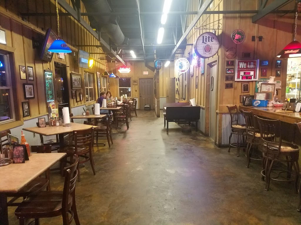 Squealers | restaurant | 4950 Great River Dr, Meridian, MS 39305, USA | 6014832727 OR +1 601-483-2727