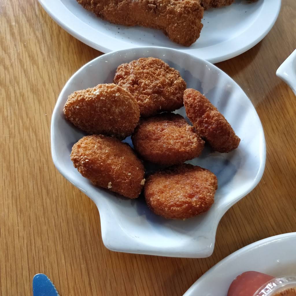 Applewood Fish and Chips | restaurant | 1020 Burnhamthorpe Rd E, Mississauga, ON L4Y 2X6, Canada | 9052774045 OR +1 905-277-4045