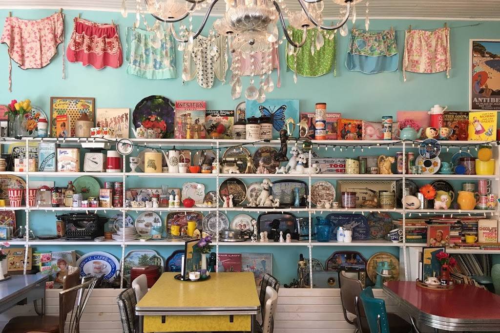 The Bag Lady Variety | restaurant | 474 Pall Mall St, London, ON N5Y 2Z3, Canada | 5196424222 OR +1 519-642-4222