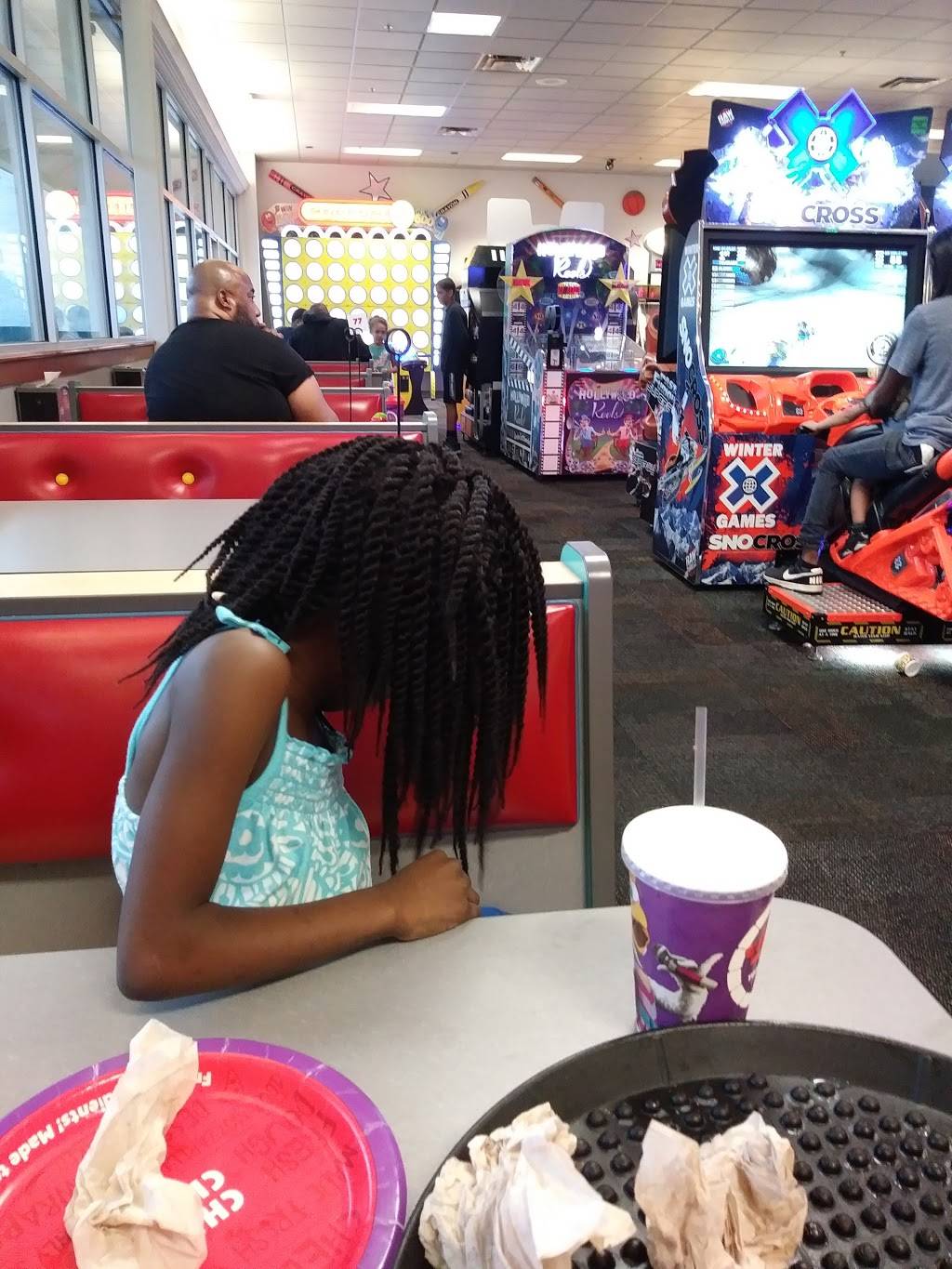 Chuck E. Cheese | restaurant | 5 Towne Centre Way, Hampton, VA 23666, USA | 7578279150 OR +1 757-827-9150