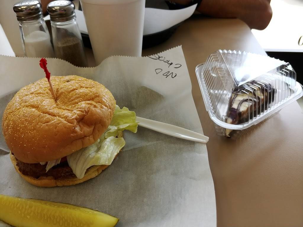 Ebs Eats & Treats | restaurant | 4620 Mill Branch Ln, Knoxville, TN 37938, USA | 8659222227 OR +1 865-922-2227