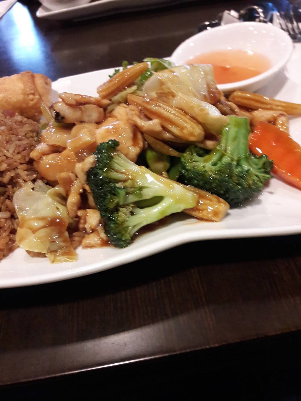 Fushia | restaurant | 44-29 9th St, Long Island City, NY 11101, USA | 7189061906 OR +1 718-906-1906