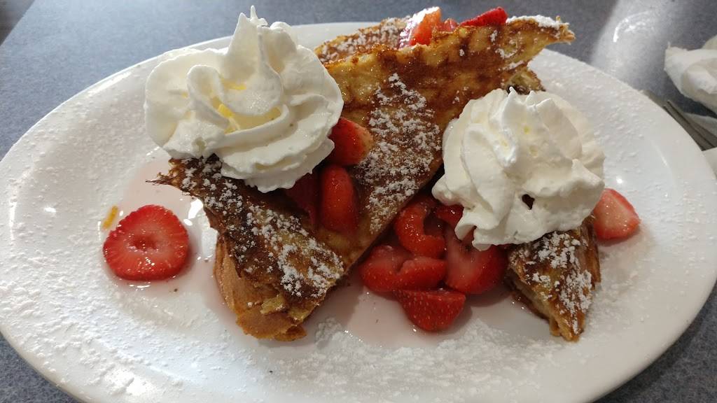 Southern Charm Cafe | restaurant | 8501 Astronaut Blvd, Port Canaveral Astronaut Blvd, Port Canaveral, FL 32920, USA | 3216133800 OR +1 321-613-3800