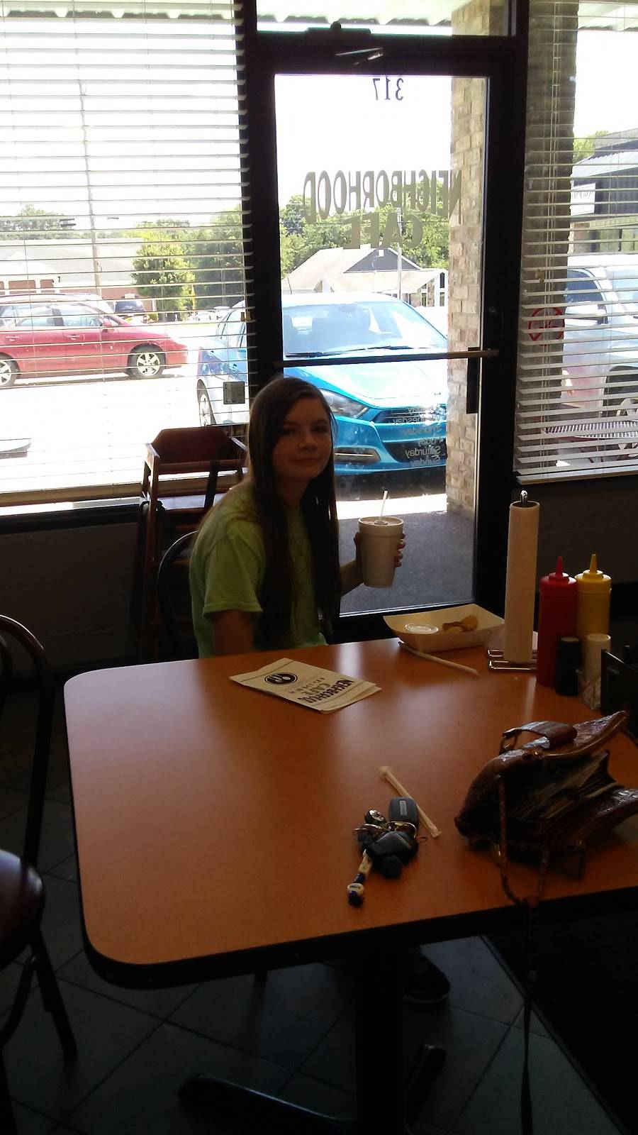 Neighborhood cafe | restaurant | 317 West Dr, White House, TN 37188, USA | 6153341891 OR +1 615-334-1891