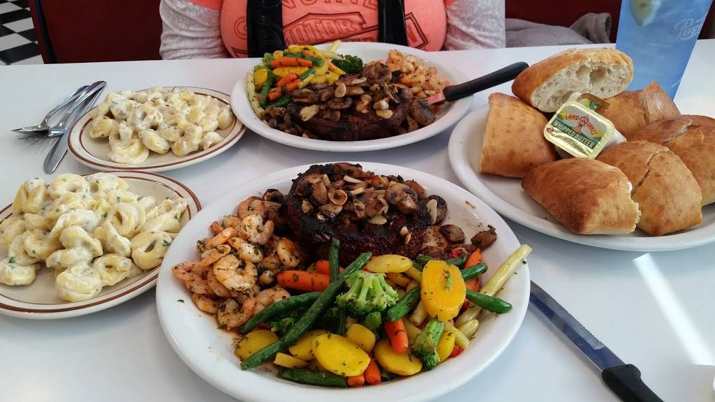 Four Star Family Restaurant | restaurant | 1100 IL-121, Mt Zion, IL 62549, USA | 2178642817 OR +1 217-864-2817