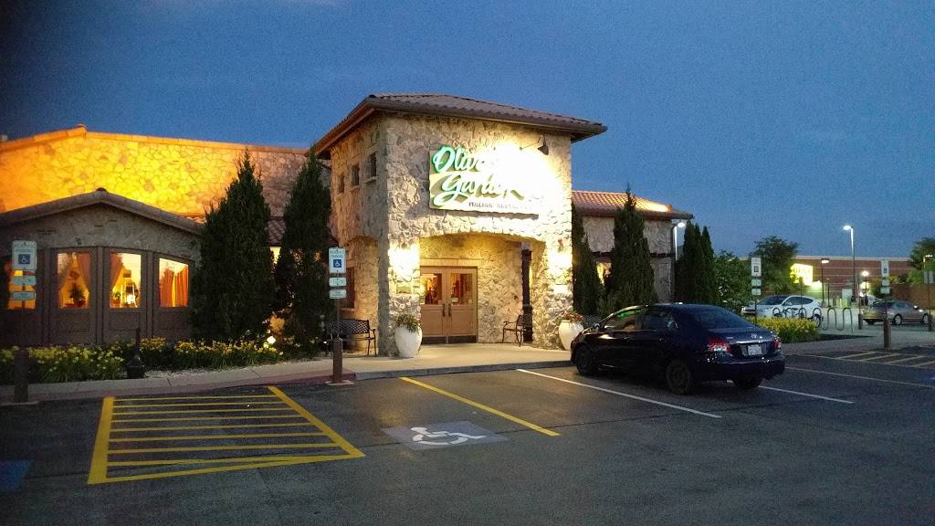 Olive Garden Italian Restaurant | meal takeaway | 2620 US-34, Oswego, IL 60543, USA | 6305513219 OR +1 630-551-3219