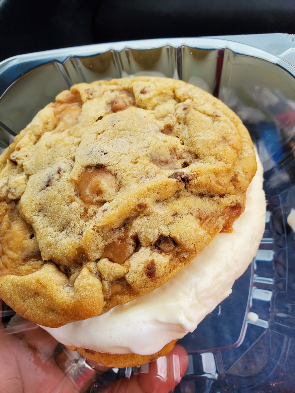 Chriss Coffee & Custard | cafe | Chriss Coffee & Custard, 1824 9th St SE, Roanoke, VA 24013, USA | 5407744848 OR +1 540-774-4848