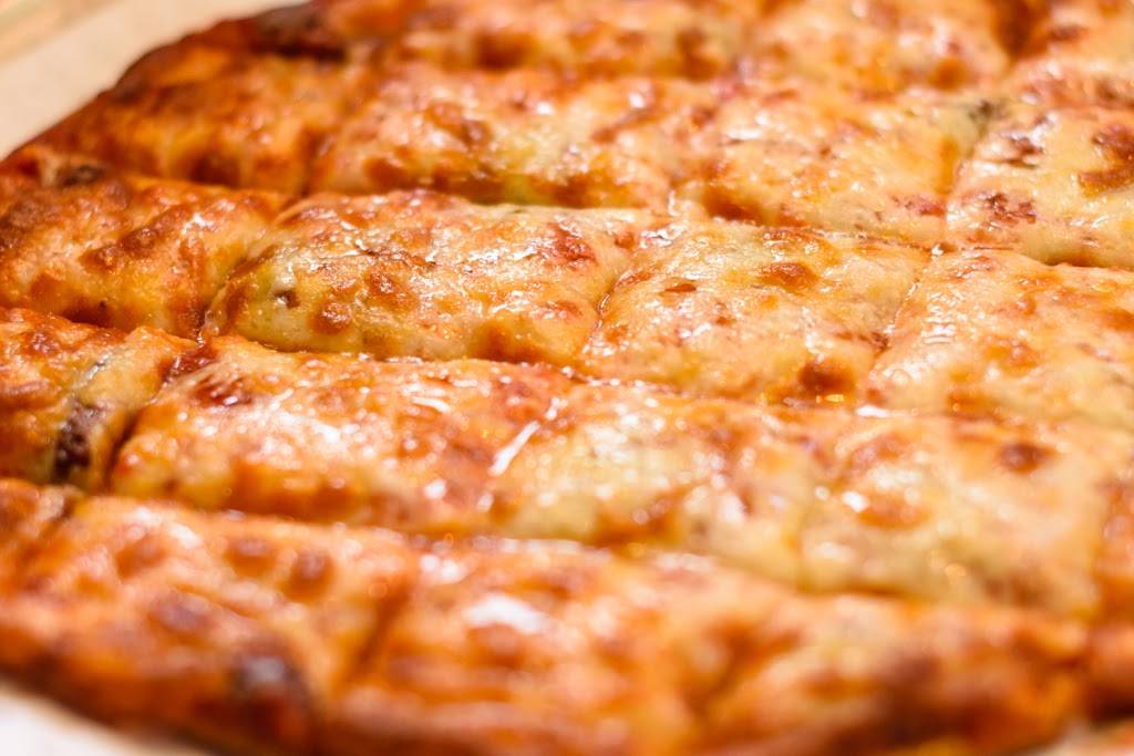 Carbones Pizzeria - St. Paul | restaurant | 680 E 7th St #5003, St Paul, MN 55106, USA | 6517715553 OR +1 651-771-5553