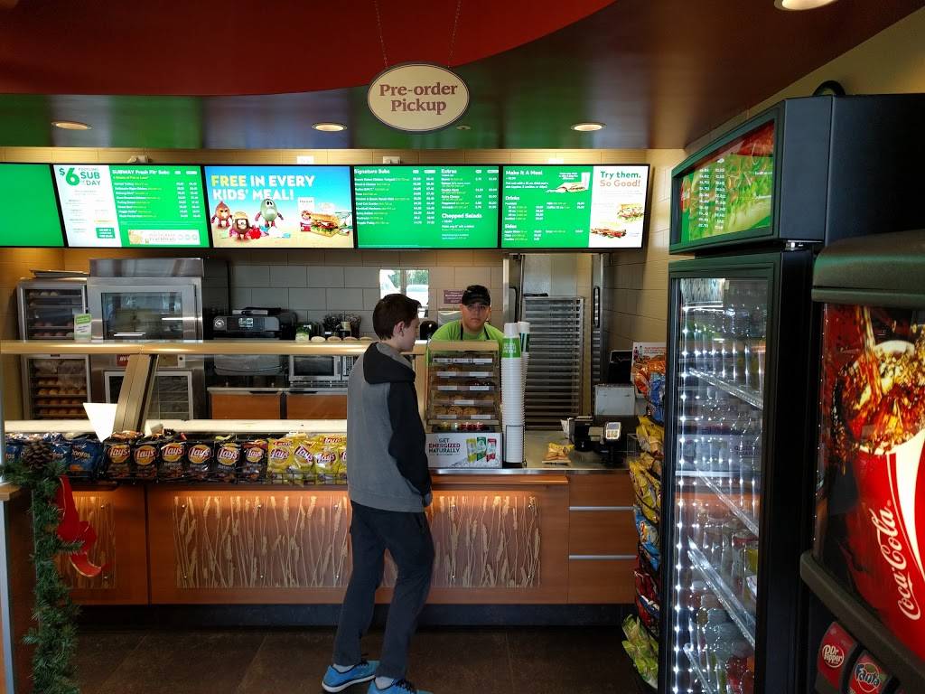 Subway Restaurants | restaurant | 15081 Newport Ave, Tustin, CA 92780, USA | 7142588570 OR +1 714-258-8570