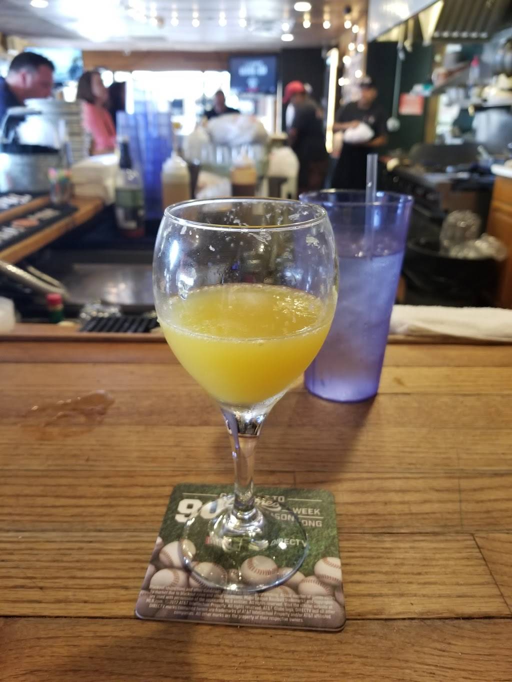 Mr. Peabodys Burgers & Ale | restaurant | 6110 Friars Rd, San Diego, CA 92108, USA | 6195421786 OR +1 619-542-1786