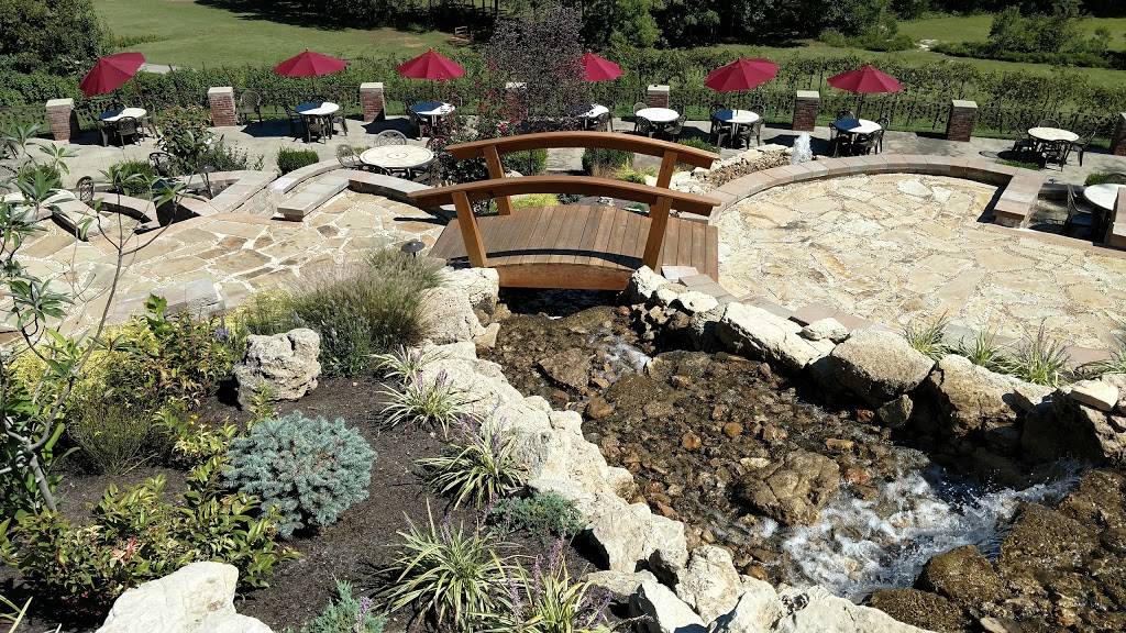 Seven Springs Winery | restaurant | 846 Winery Hills Estate, Linn Creek, MO 65052, USA | 5733170100 OR +1 573-317-0100