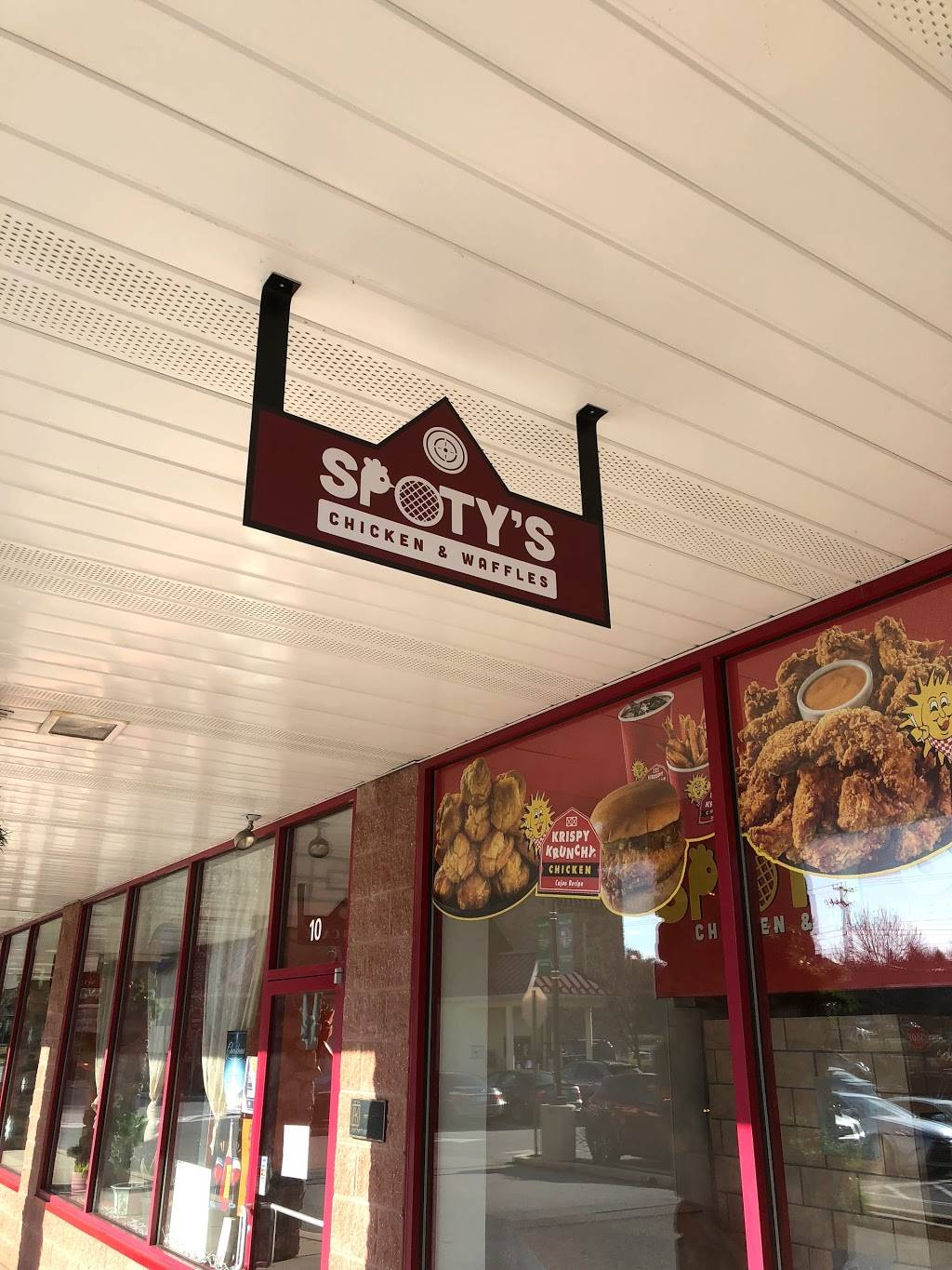 Spotys Chicken & Waffles | meal takeaway | 550 Kimberton Rd, Phoenixville, PA 19460, USA | 6109352744 OR +1 610-935-2744