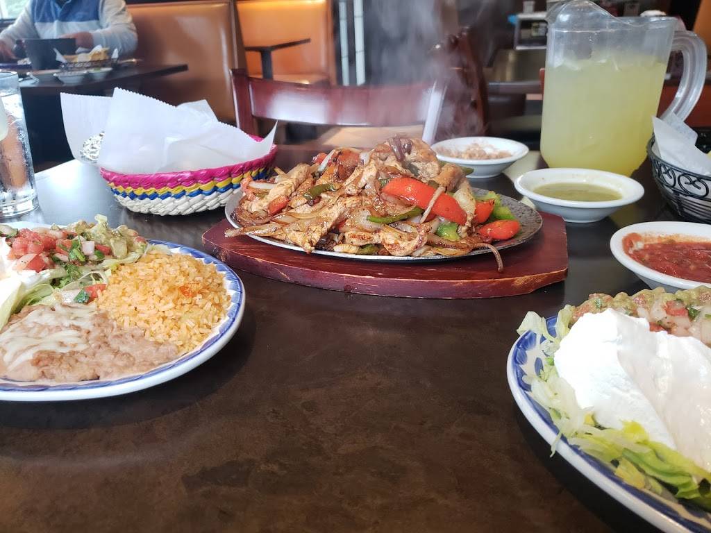 Guacamoles Mexican Cuisine | restaurant | 2 Sybil Ave, Branford, CT 06405, USA | 2032080695 OR +1 203-208-0695