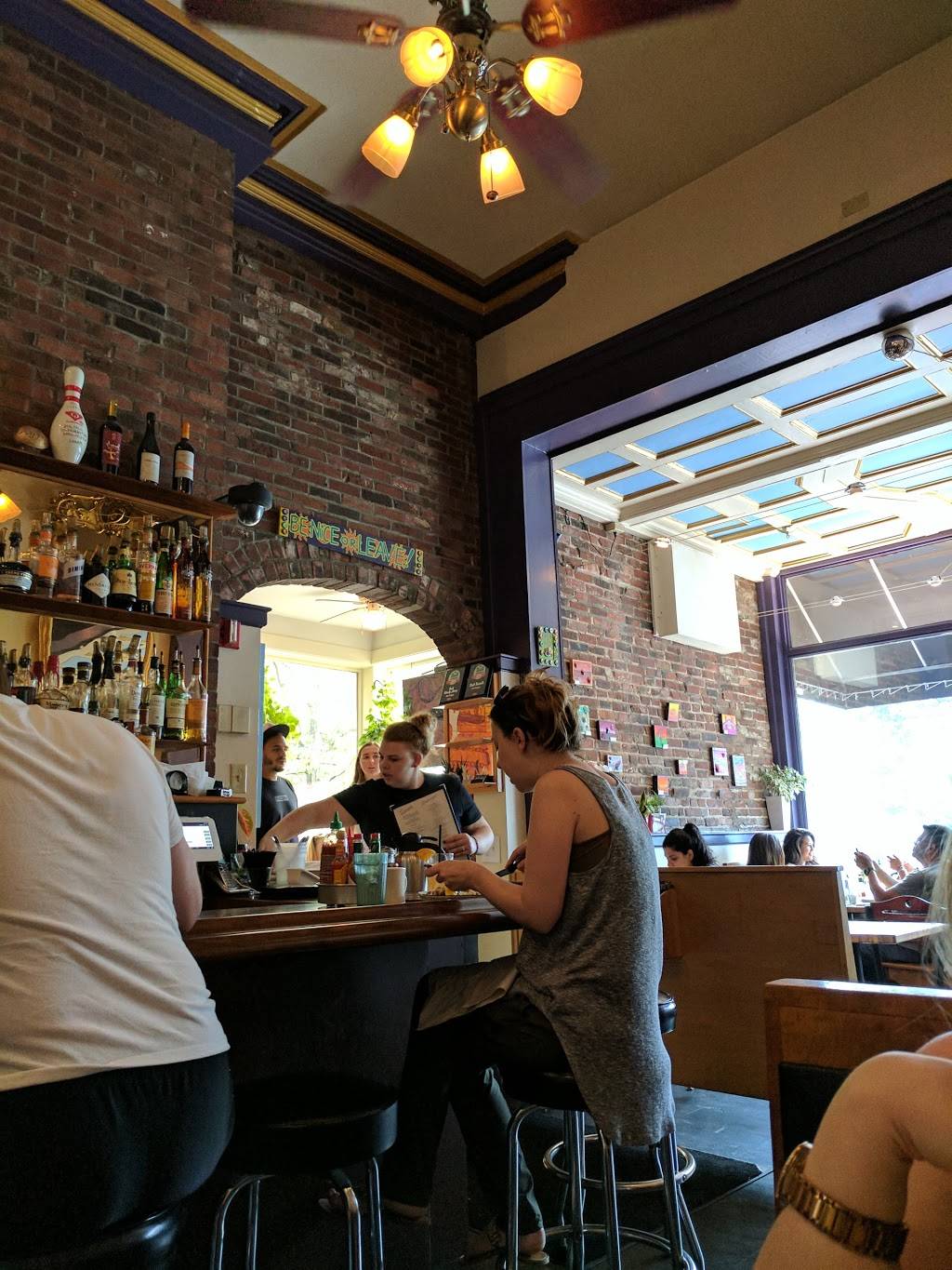 Hot Suppa | restaurant | 703 Congress St, Portland, ME 04102, USA | 2078715005 OR +1 207-871-5005