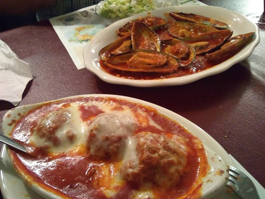 Vincents Italian Restaurant | restaurant | 5914 N Orange Blossom Trail, Mt Dora, FL 32757, USA | 3527354578 OR +1 352-735-4578