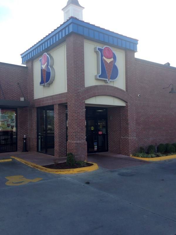 Braums Ice Cream & Burger Restaurant | restaurant | 6570 E 71st St, Tulsa, OK 74133, USA | 9184935706 OR +1 918-493-5706