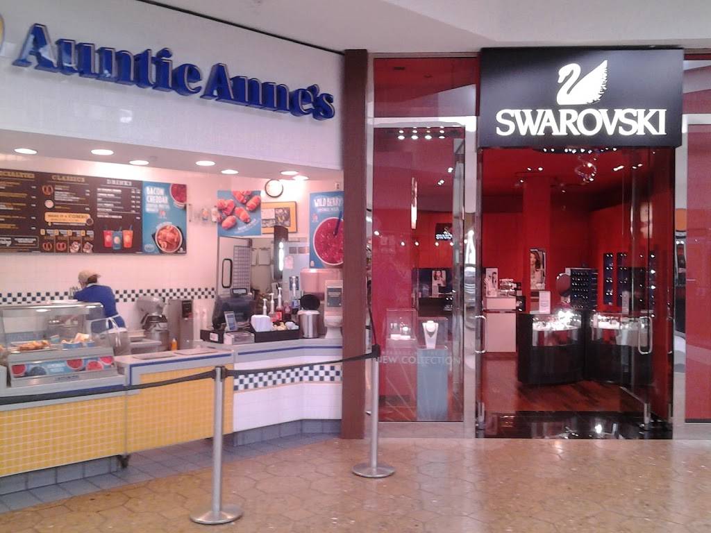 Auntie Annes | restaurant | 261 Briarwood Cir, Ann Arbor, MI 48108, USA | 7342135410 OR +1 734-213-5410