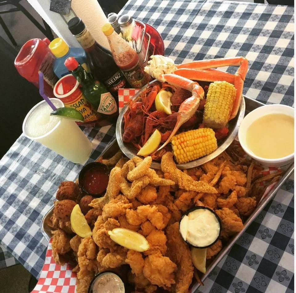 The Catch | restaurant | 2121 W Davis St, Conroe, TX 77304, USA | 9365211618 OR +1 936-521-1618