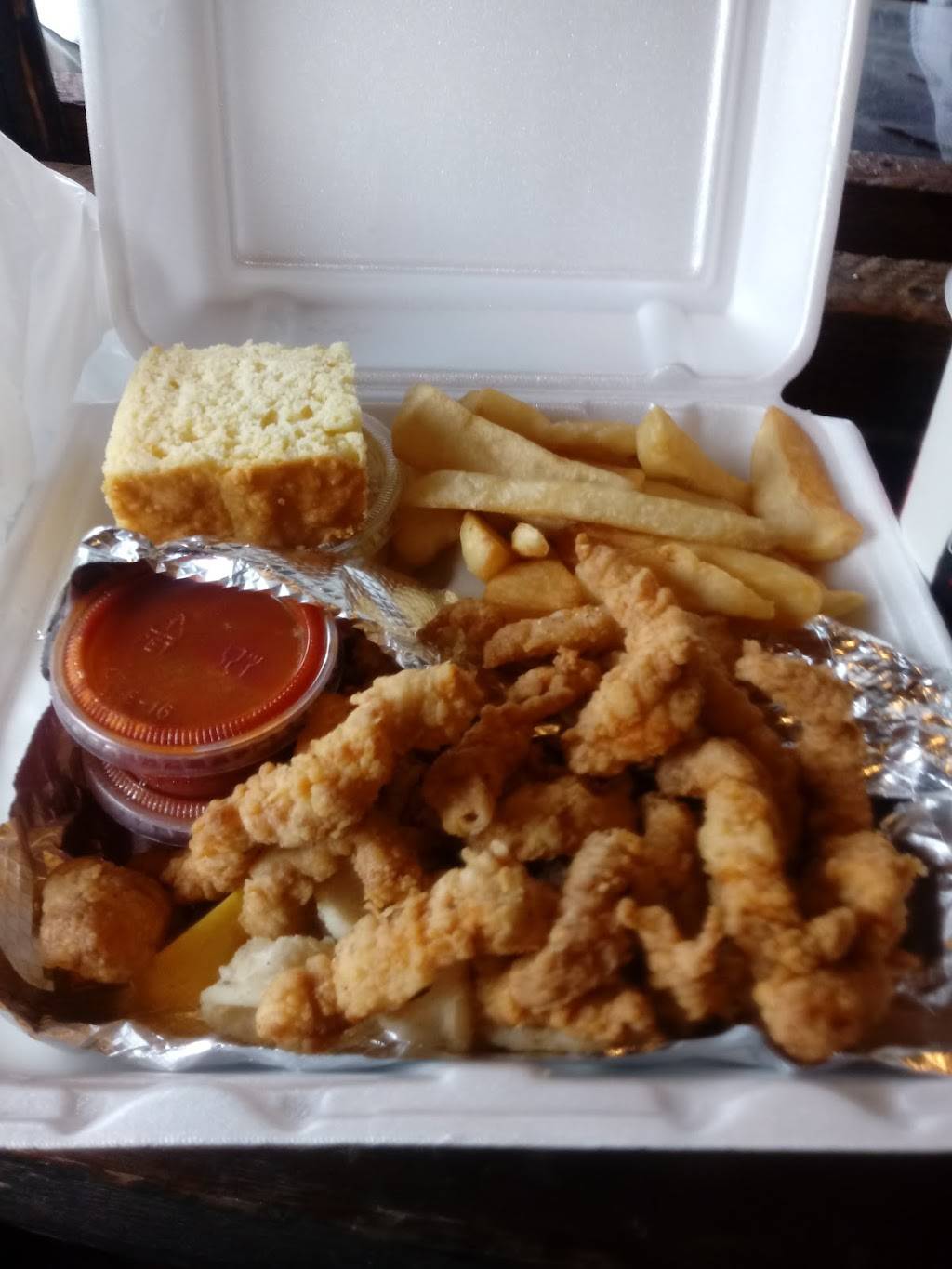 Captain Porkys | restaurant | 38995 US-41, Wadsworth, IL 60083, USA | 8473607460 OR +1 847-360-7460