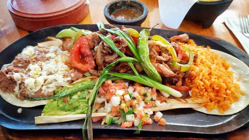 La Feria | restaurant | 10903 S Inglewood Ave, Lennox, CA 90304, USA | 3106737475 OR +1 310-673-7475