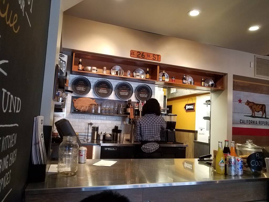 Holy Cow BBQ | restaurant | 264 26th St, Santa Monica, CA 90402, USA | 3108836269 OR +1 310-883-6269