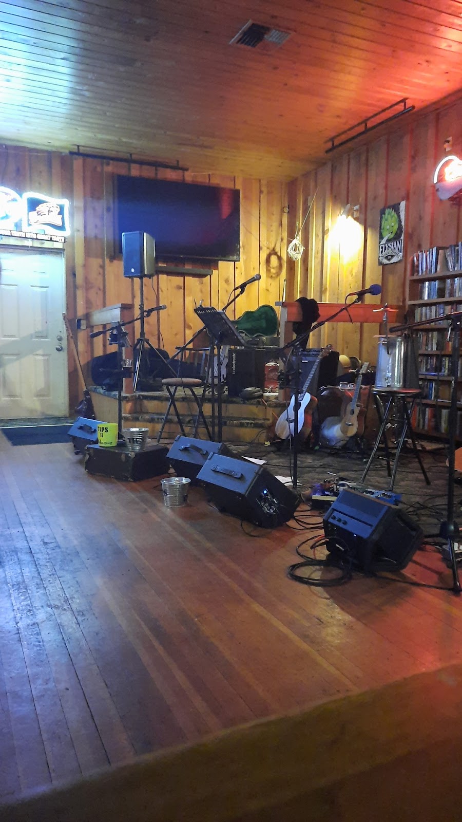 The Rose Bar And Restaurant | restaurant | 413 Umpqua Hwy 99, Drain, OR 97435, USA | 5418362521 OR +1 541-836-2521