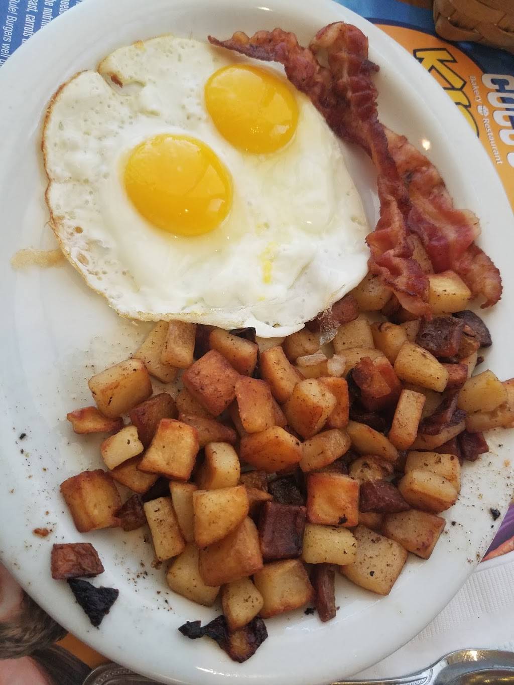 Cocos Bakery Restaurant | restaurant | 10841 Sepulveda Blvd, Mission Hills, CA 91345, USA | 8183653309 OR +1 818-365-3309