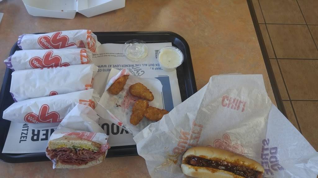 Wienerschnitzel | restaurant | 14524 Baseline Ave, Fontana, CA 92336, USA | 9093553035 OR +1 909-355-3035