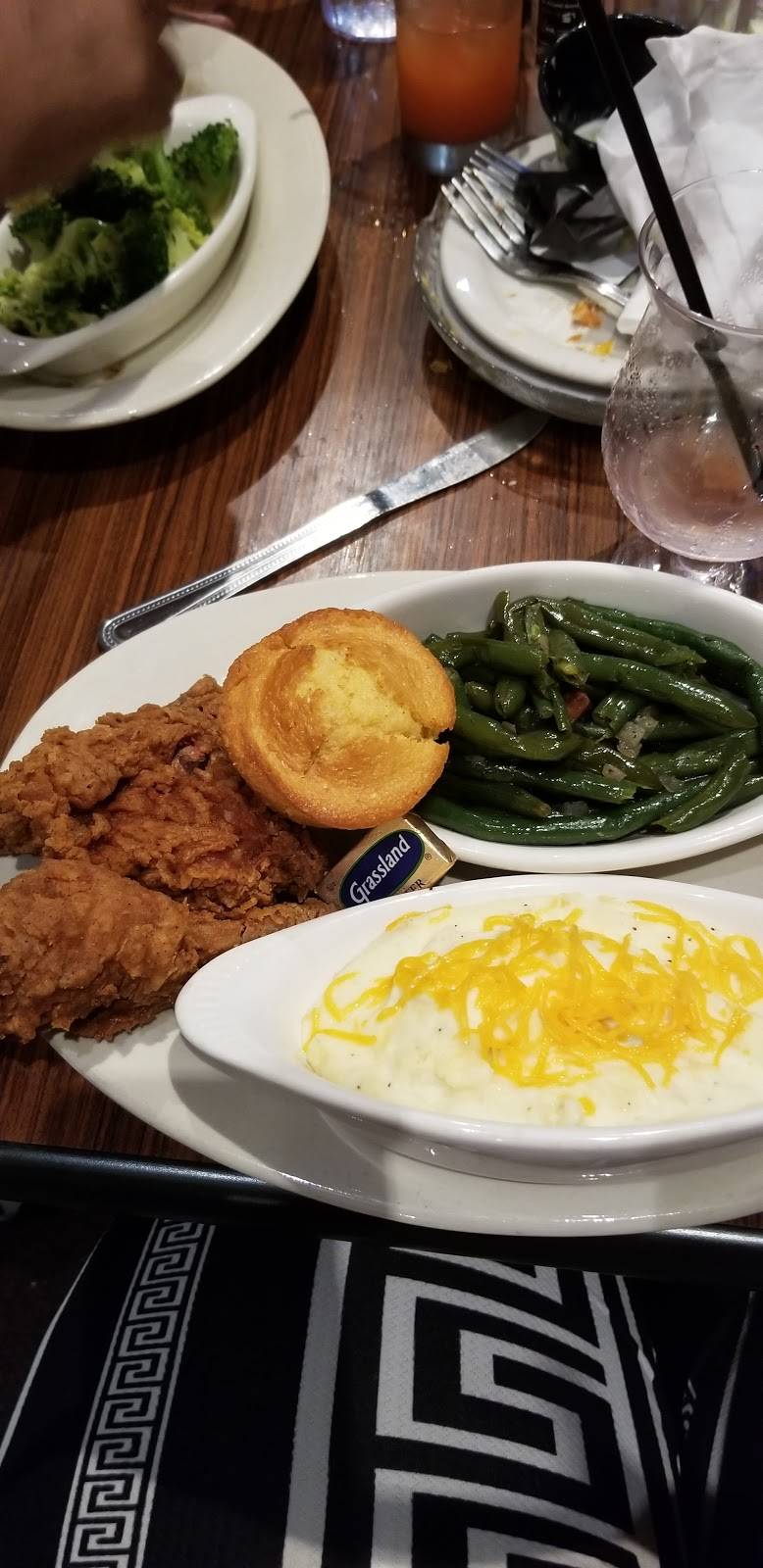 Chappys Social House | restaurant | 7880 Washington Village Dr, Washington Township, OH 45459, USA | 9374399200 OR +1 937-439-9200