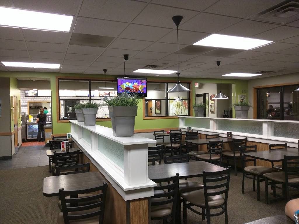 Runza Restaurant | restaurant | 3800 Yankee Hill Rd, Lincoln, NE 68516, USA | 4024202828 OR +1 402-420-2828