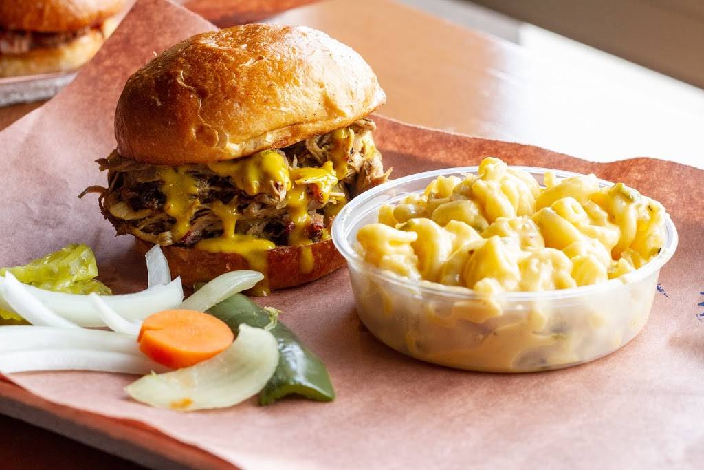 Old Gold Barbecue | restaurant | 140 S College Ave, Indianapolis, IN 46202, USA | 3177643443 OR +1 317-764-3443
