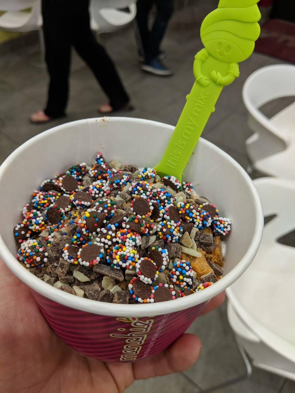 Menchies Frozen Yogurt | bakery | 3155 Ann Arbor-Saline Rd Ste B, Ann Arbor, MI 48103, USA | 7342221125 OR +1 734-222-1125