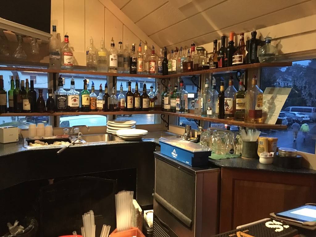 King Eiders Pub | restaurant | 2 Elm St, Damariscotta, ME 04543, USA | 2075636008 OR +1 207-563-6008