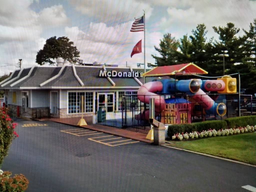 McDonalds | cafe | 3839 Hempstead Turnpike, Levittown, NY 11756, USA | 5167319112 OR +1 516-731-9112