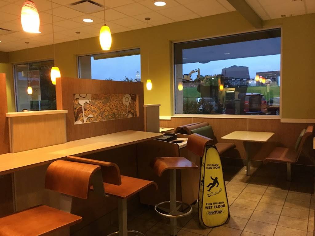 McDonalds | cafe | 26 Stoneridge Dr N, Ruckersville, VA 22968, USA | 4349900017 OR +1 434-990-0017