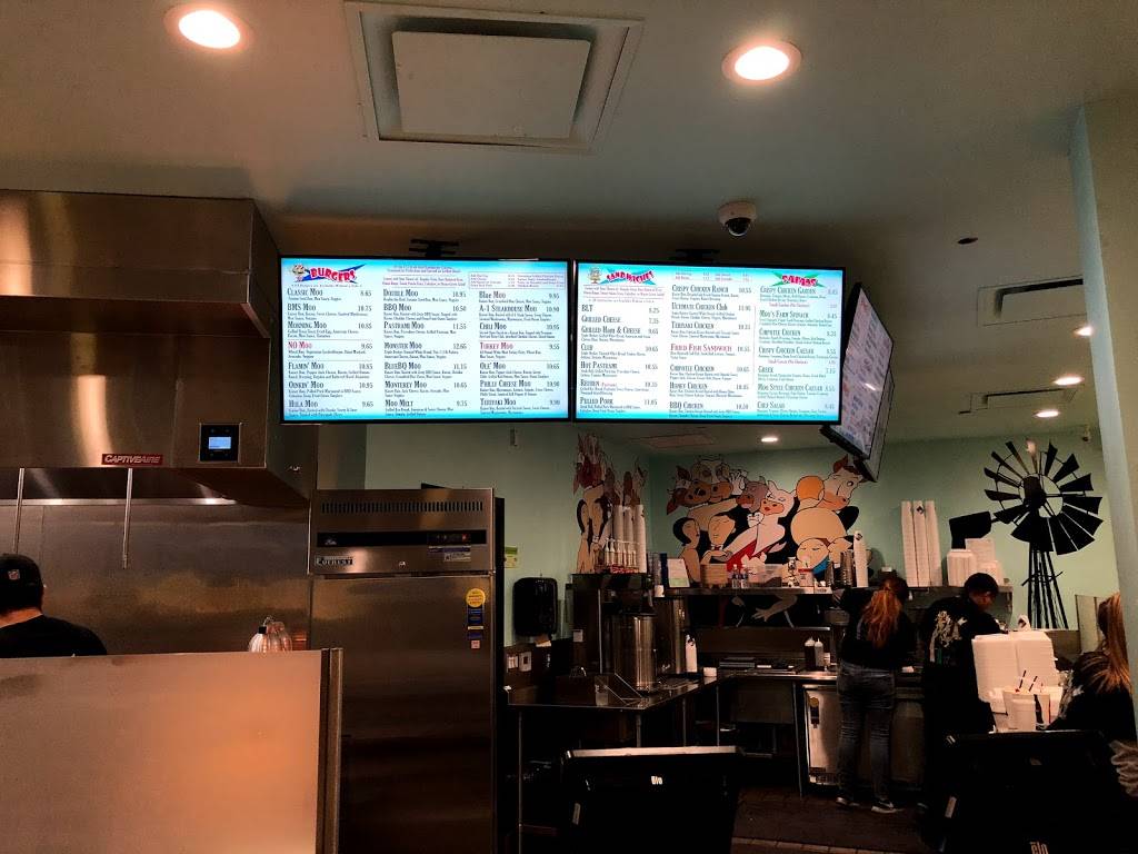 Moo Moos Burger Barn | restaurant | 3200 N Naglee Rd #608, Tracy, CA 95304, USA | 2092079019 OR +1 209-207-9019
