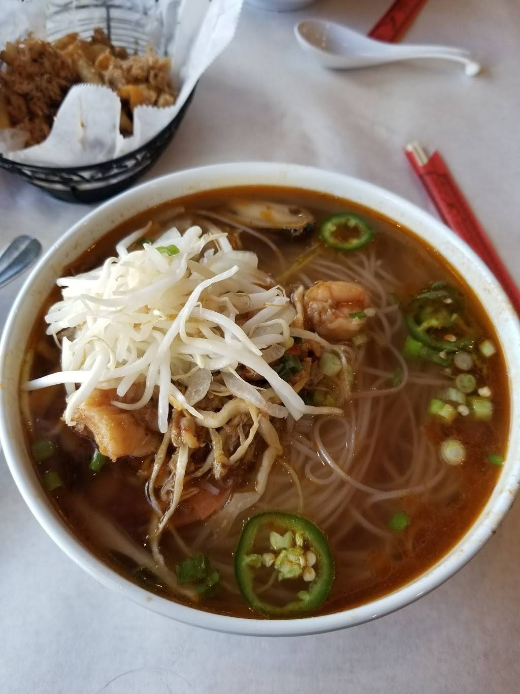 BeClaws | restaurant | 6450 America Blvd #105, Hyattsville, MD 20782, USA | 3014039000 OR +1 301-403-9000