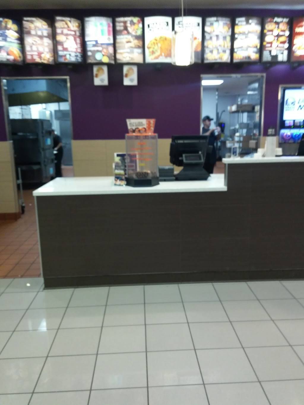 Taco Bell | restaurant | 540 Cluverius Ave, Great Lakes, IL 60088, USA | 8476899950 OR +1 847-689-9950